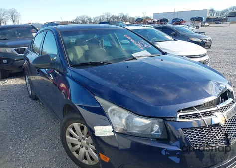 2011 Chevrolet Cruze Ls z USA, uszkodzony, nr VIN 1G1PC5SHXB7191970